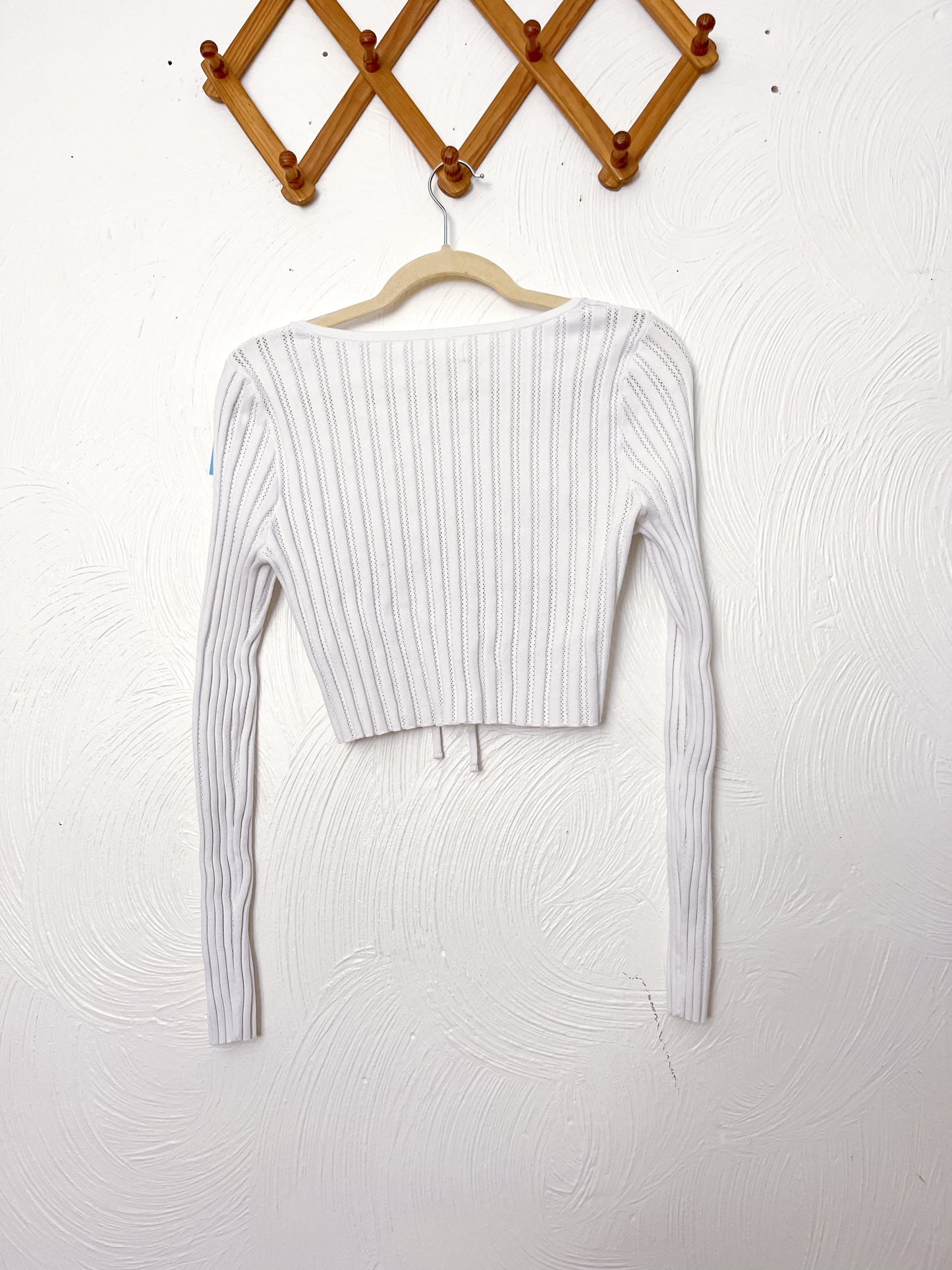 Tie Front Cropped Cardigan in white (M)